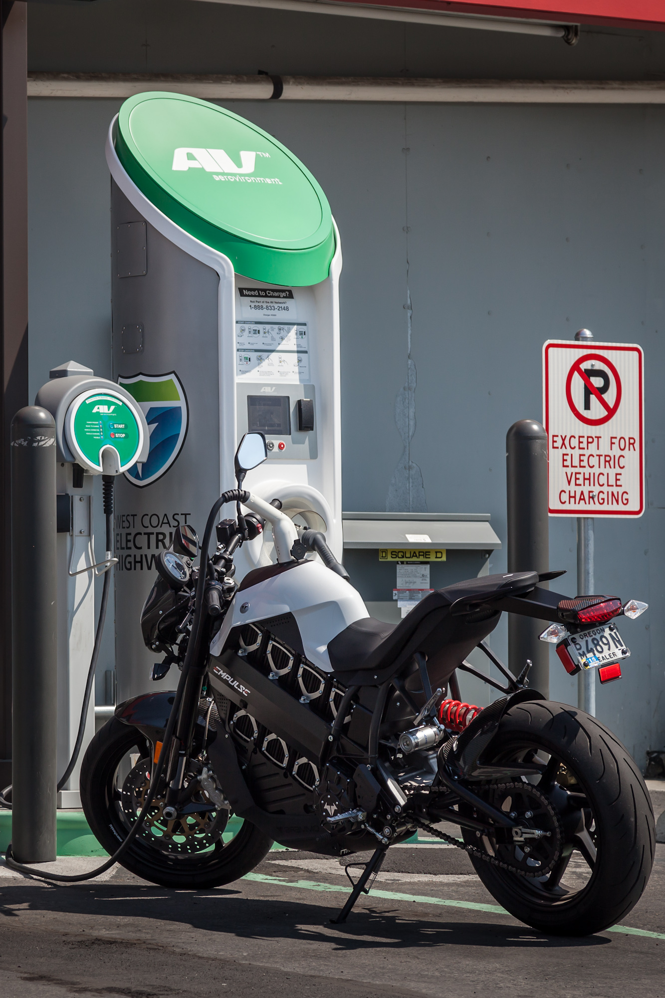Electric motorcycle development speeds up